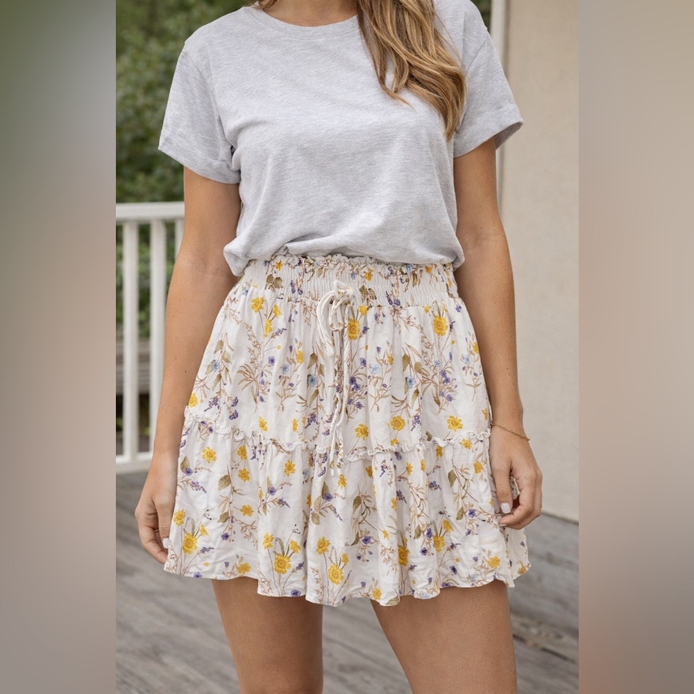 🌟3 for $30🌟 Blue Rain | Anthropologie Sunflower Tiered Mini | White Floral | M